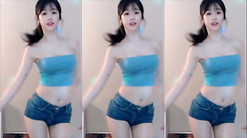 Cô Nàng Trung Quốc Uốn éo Gợi Cảm Khiến Các Anh Phát Cuồng