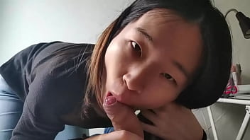 Mulutku Mengisap Kontol Asia