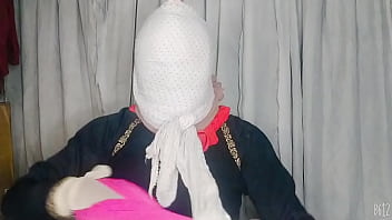 Gadis Berhijab Terikat Dalam Nafsu Sendiri