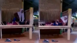 Abg Berjilbab Goyang Hot Di Gubuk Bikin Heboh
