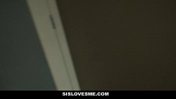 Tiffany Watson, Adik Tiri Yang Menggoda, Taklukkan Dua Kontol Besar