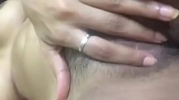 Aksi Tersembunyi Yang Menggoda Dari Gadis Desi