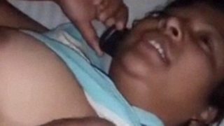 Video Panas Pelacur India Bertetek Besar Menelepon Saat Bercinta
