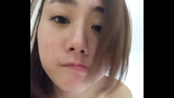 Gadis Seksi Menggoda Di Klip Panas Pertama