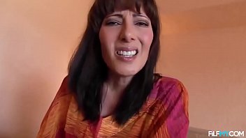 Ibu Tirimu Menggoda Dari Balik Kamera