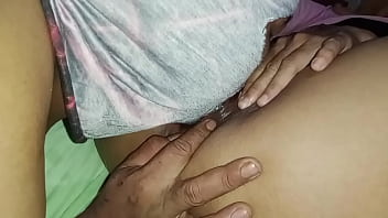 Jilatan Liar Di Lubang Basah Ibu Tiriku Yang Merah Muda. Ah, Nikmatnya!