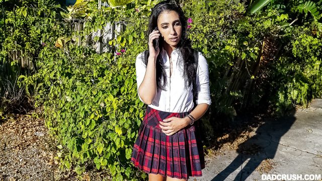 Angelica Cruz Digoda Ayah Tiri Yang Bergairah Di Awal Pemecatannya