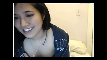 Gadis Asia Amatir Menggoda Dengan Payudara Mungil Di Pertunjukan Langsung