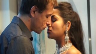 Perempuan Matang Kerala Melahap Batang Ganas Kekasih Bule