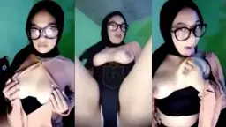 Sarah Si Jilboob Barbar: Gadis Liar Dengan Payudara Menggoda