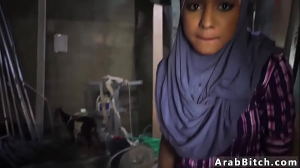 Titit Arab Keras Menghujam Pantat Montok Di Titik Jatuhnya Bokong, 23km Dari Pangkalan