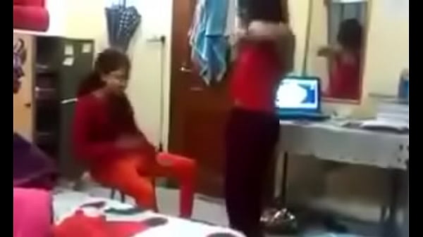 Masti Bhara Hostel Life: Raat Bhar Ki Rangreli Aur Chhedchhad