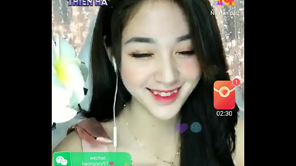 Gadis Asia Menggoda Di Uplive, Tunjukkan Sensasi Panasnya