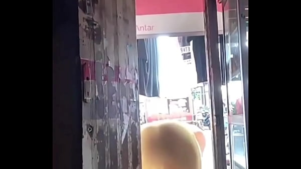 Tak Tahan Lagi, Jemur Baju Berujung Ranjang Panas