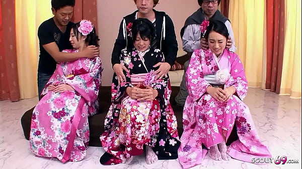 Pesta Seks Langka Jepang: Tiga Remaja Jav Imut Dengan Vagina Berbulu Lebat