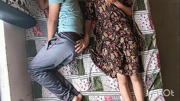 Bhabhi Shivani Yang Panas Menggoda Devar Yang Tertidur Lalu Menungganginya Dengan Gaya Amazon Yang Liar.