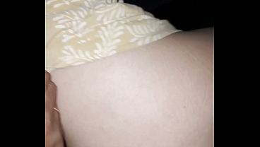 Goyangan Panas Istri Tetangga Di Jok Mobil Nyaris Ketahuan Warga Yang Mengintip