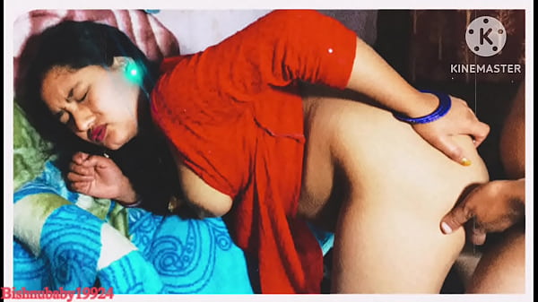 Pacar Tersepona Dengan Gaya Desi Yang Menggoda