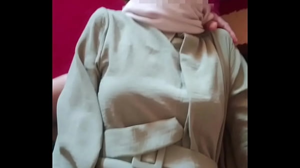 Adik Tiri Berhijab Digoyang Maksimal Saat Lebaran