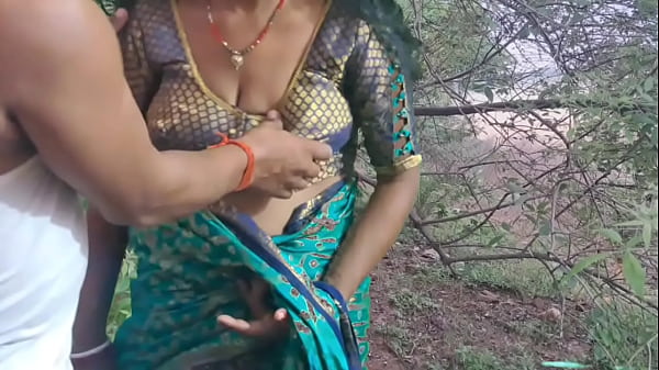 Desi Bhabhi Santhali Panas, Ngentot Di Luar Ruangan