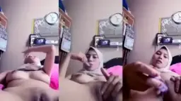 Ukhti Mengoceh Sambil Berbaring Di Ranjang