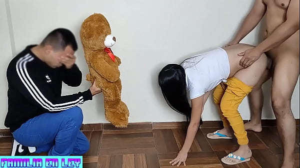 Novia Nakal Siapkan Kejutan Mesum Di Depan Pacar Bodohnya, Beraksi Ganas Bareng Sahabat Terbaik!