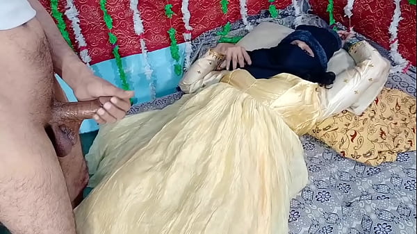 Gadis Desi Berbusana Kuning Ditusuki Keras Kontol Besar India Di Video Porno Xvideos