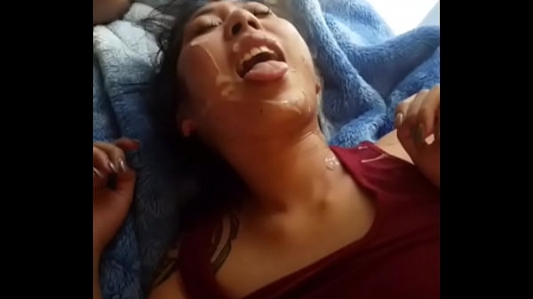 Gadis Asia Dipenuhi Sperma Hitam Pekat