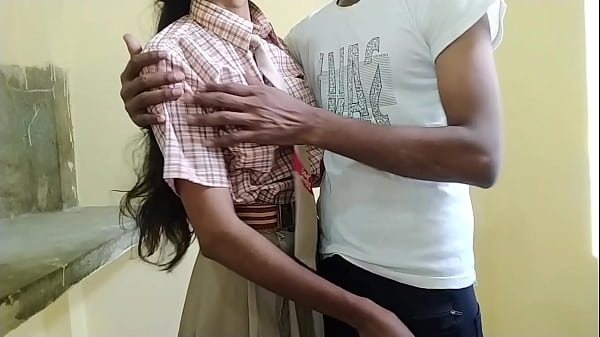 Pelajar Desa India Menggila Dengan Pacar Sekolahnya Yang Berusia 18 Tahun