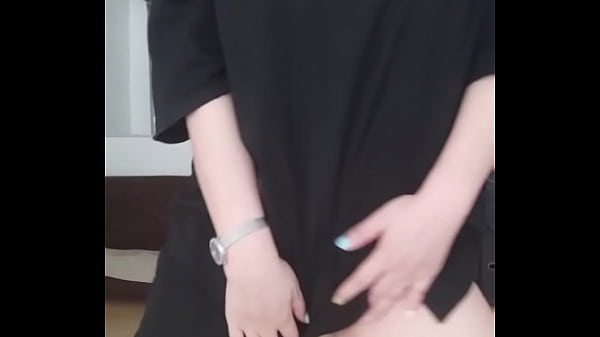骚货主播直播高潮，大哥狂插小穴爽翻天