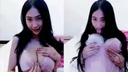 Awcece Lagi Live Di Bling2, Jilatin Utingnya Bikin Geli
