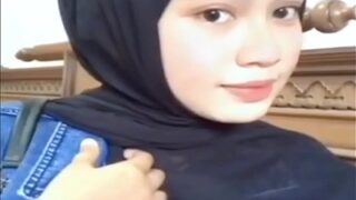 Koleksi Video Panas Payudara Montok Cewek Muslim