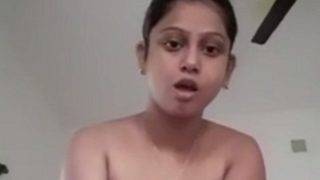 Masturbasi Dengan Menggesekkan Bantal India