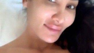Sofia Hayat Telanjang Bulat Di Ranjang, Skandal Foto Panasnya Bocor