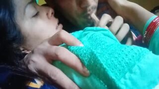 Istri Selingkuh Mesra Cium Kekasihnya Dan Biarkan Dia Hisap Payudaranya