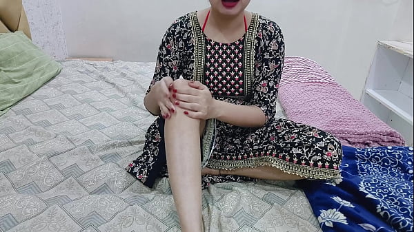 Malam Itu Kakak Tiriku Sendirian Di Kamar, Aku Pun Masuk Dan Mulai Meraba-raba Tubuh Serta Memijat Bagian Sensitifku Di Depannya.