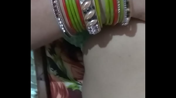 Desi Aunty Siap Digoyang, Bikin Ngilu Di Setiap Sentuhan.