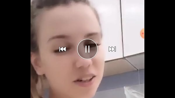 Goyang-goyang Pentil Kecil Di Live, Bikin Ngiler Semua