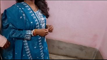 Desi Pembantu India Panas, Dihukum Ngentot Kasar Pertama Kali, Memeknya Sempit Digenjot Habis-habisan