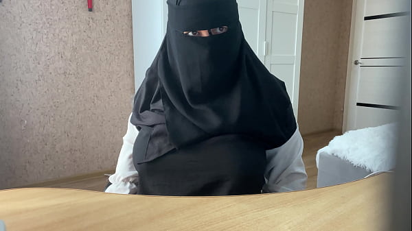 Milf Arab Menggoda Diri Sendiri Secara Live Di Kamar Chat