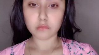 Model India Goyang-goyangin Tetek Dan Pentilnya
