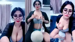 Sandra Cantik Ebot Binal Mango Live, Goyangannya Bikin Nafsu Naik, Nggak Tahan Lihat!