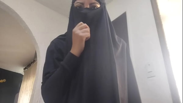 Arab Sangek Lagi Ngencingin Puki Sambil Streaming, Crot Sampe Muncrat Di Webcam, Pake Niqab Dan Hijab Xxx.