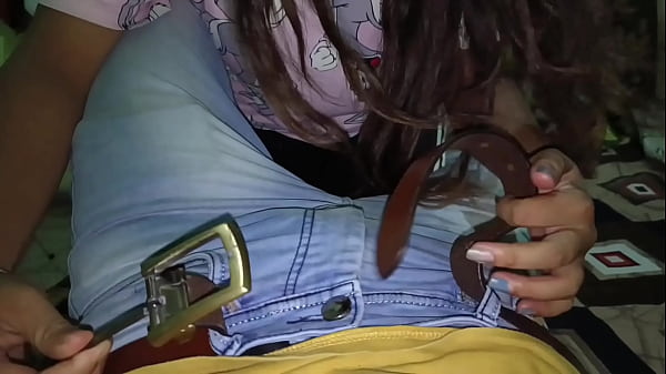 Gak Kuat Liat! Cewek Hijab Hot Lagi Enak-enak Di Puncak, Cowoknya Duduk Di Samping, Suara Desahan Blowjob Bikin Makin Liar.