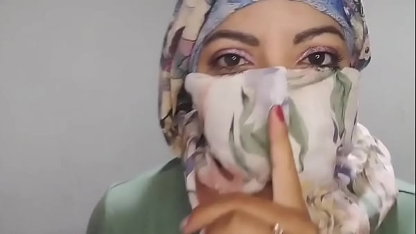 Istriku Berhijab Arab Nih, Masturabtes, Sambil Diam-diam Crot Crot Crot Sampai Orgasme Ekstrem Pake Niqab, Beneran Muncrat Pas Suami Lagi Pergi.