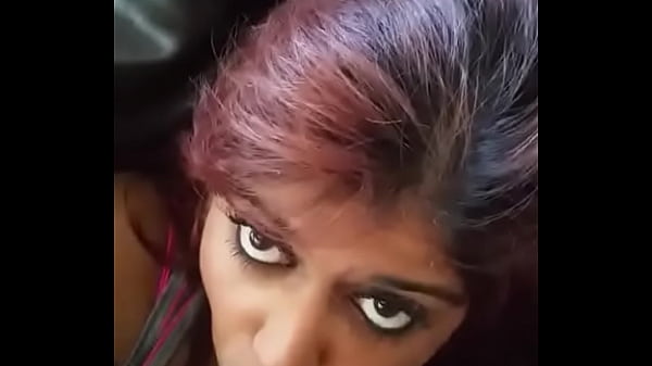 Desi Cewek Lagi Ngewe Di Mobil, Mulut Penuh.