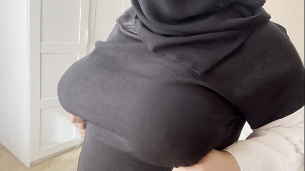 Teman Si Arab Istrinya Pamer Tetek