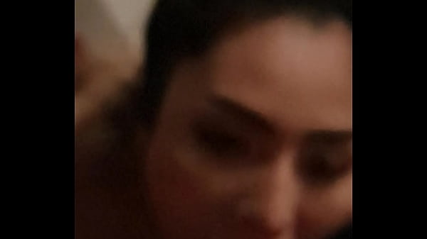 Bocah Thai 19 Tahun, Gerakan Tenggorokannya Bikin Makin Dalem