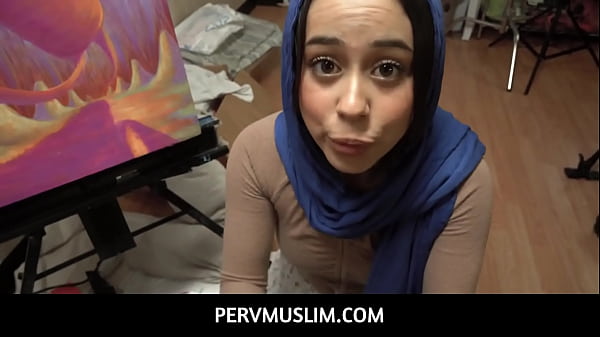Dania Vegax, Si Adik Tiri Arab Polos Nan Seksi, Bikin Kakaknya Menderita Dengan Kontol Kering.