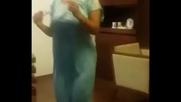 Tarian Desi Bikin Makin Panas, Gerakan Bikin Nafsu Naik!